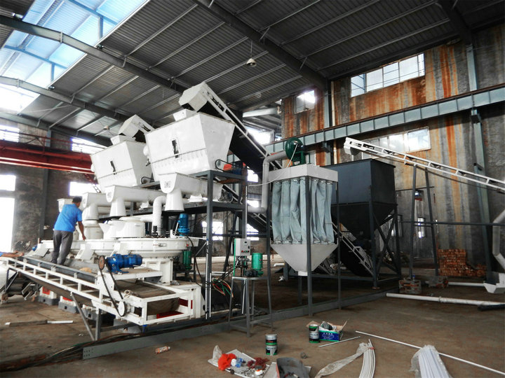 河北時產(chǎn)6-8噸木屑顆粒生產(chǎn)線